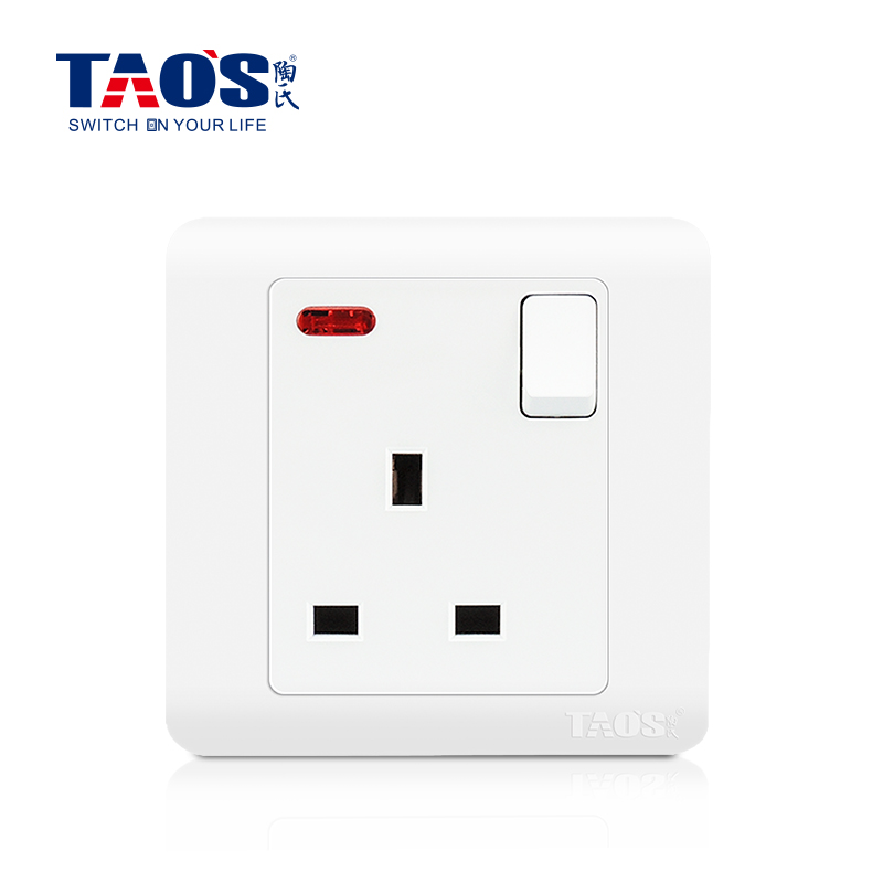 13A 1 gang switched socket + neon