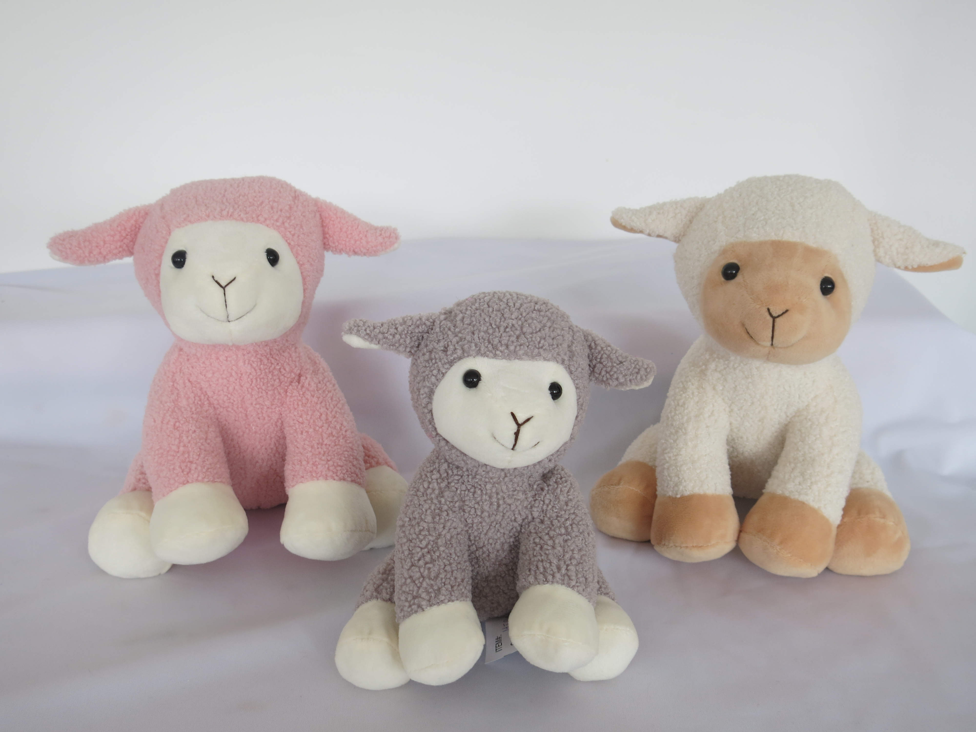 3 Color Sitting Lamb