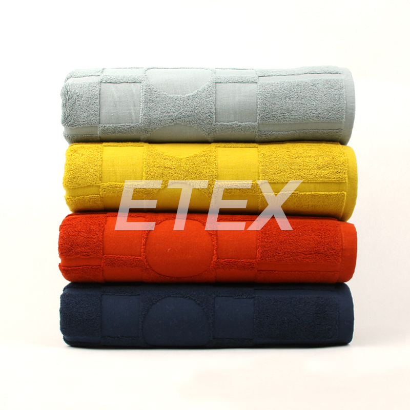100%Cotton Solid Jacquard Bath Towel Combed Yarn Towel