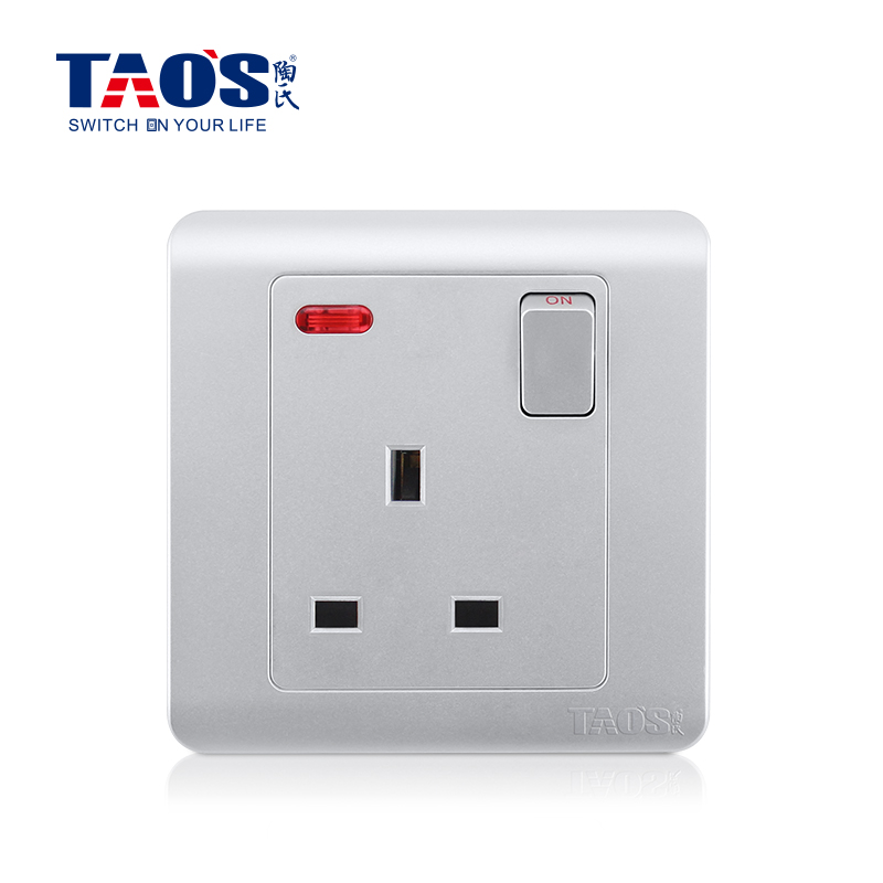 13A 1 gang switched socket + neon