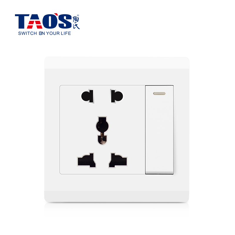 switched Multi socket (5 pin) (wide dolly)+ fluorescent strip