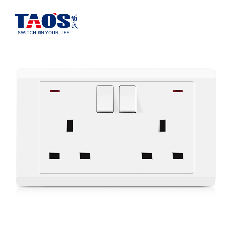 13A 2 gang switched socket + neon