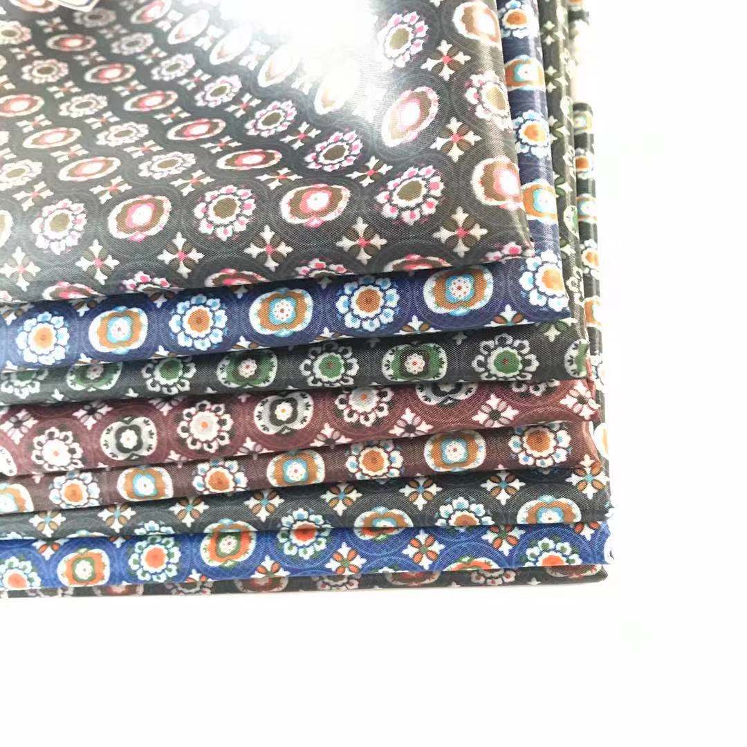 190T Taffeta Lining 7kg 46gsm Paper Printed Taffeta Garment Lining