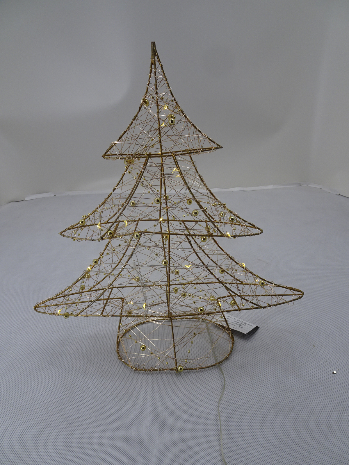 Wire tree with battery lights