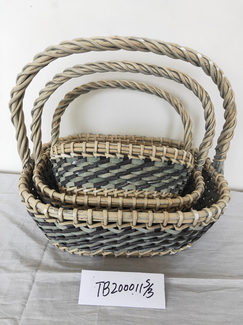 hand weaving fruit basket
