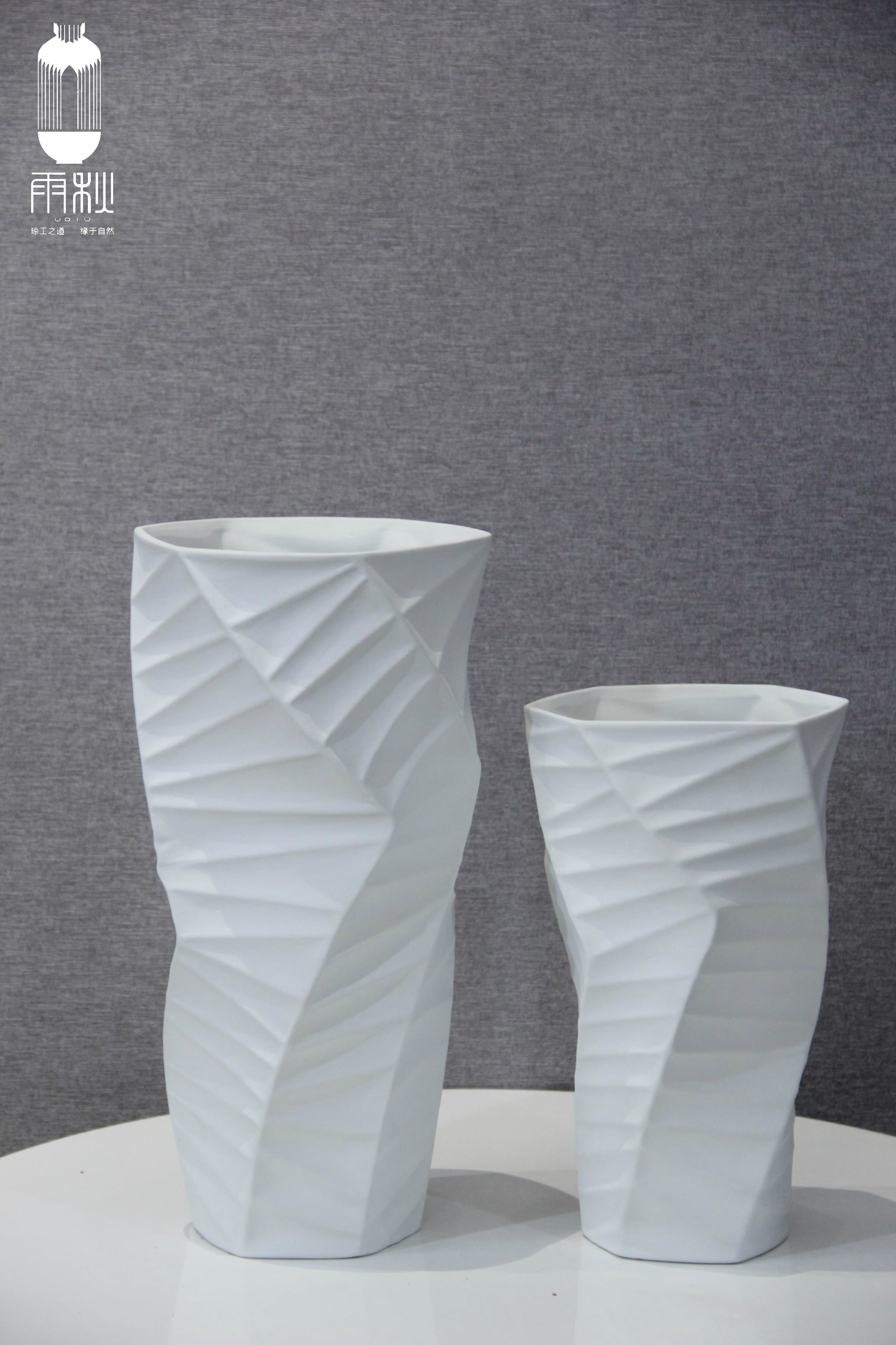 High temperature porcelain vase / decoration