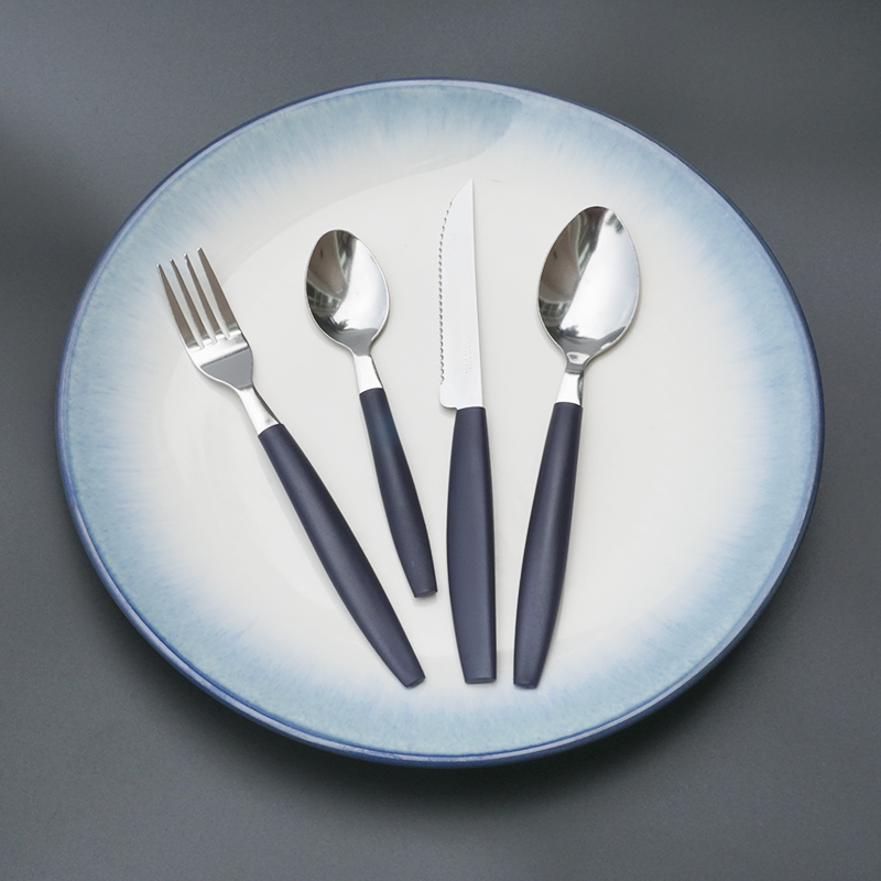 Practical Cutlery Set with PP Handle