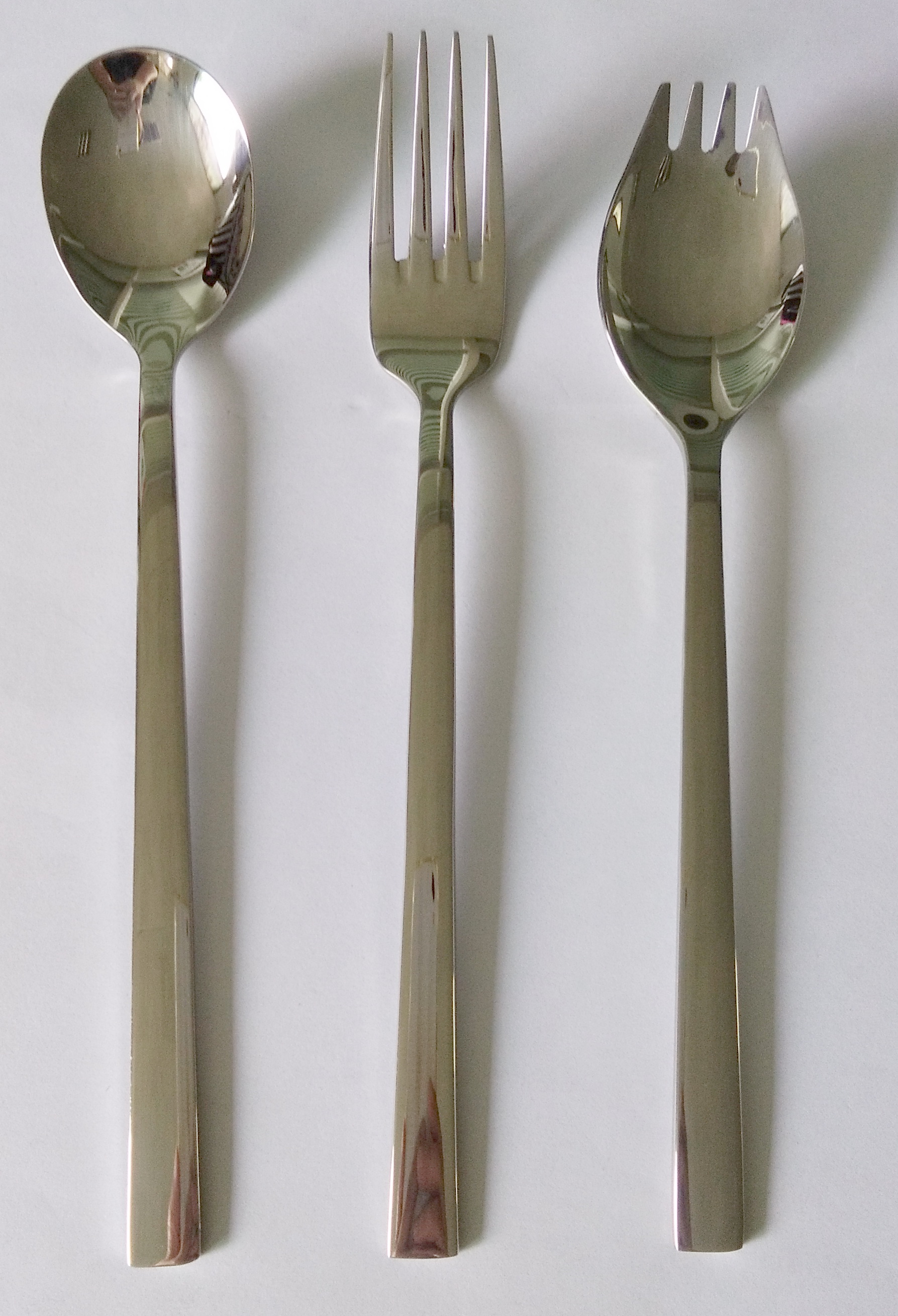Stainless steel cutlery set