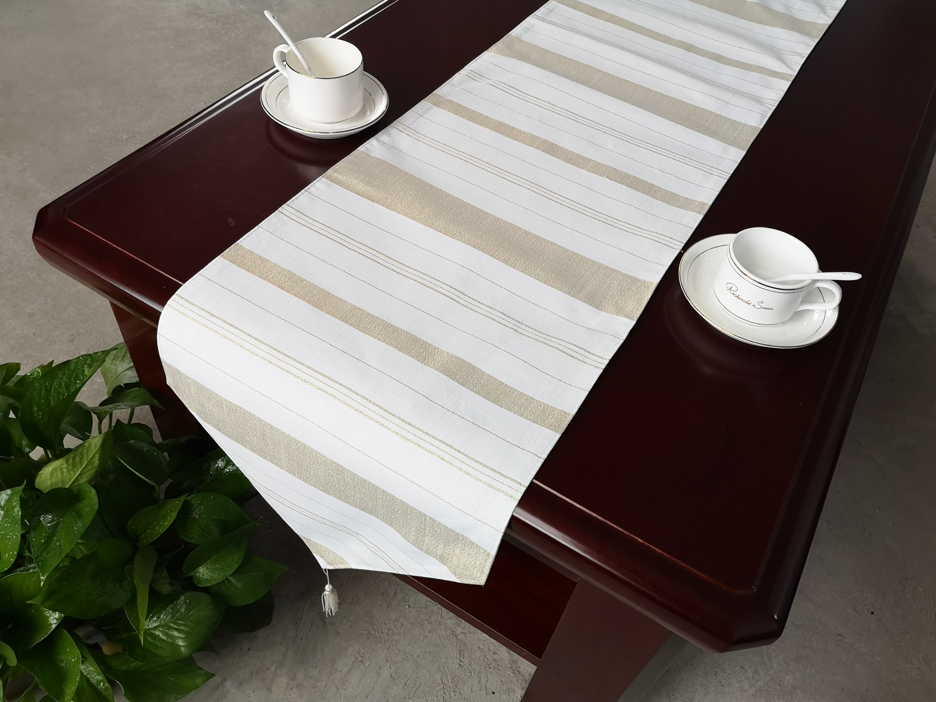 shiny table runner/placemat from manufacturer in Shandong
