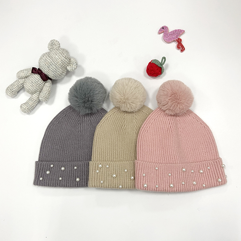 KH11 Kids Knitted beanie hat with Pearls and Fake Fur Pompom Peals Pompom knit hat FASHION HAT WINTER BEANIE KNIT BEANIE BERET RACOON FUR BOBBLE HAT