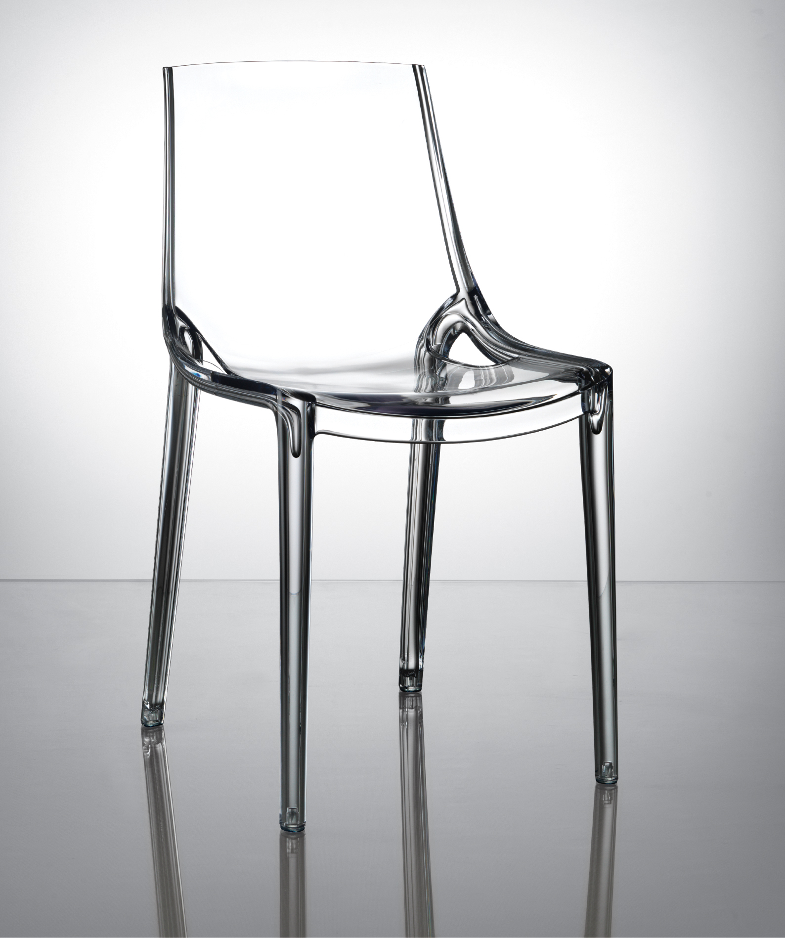 Polycarbonate chair