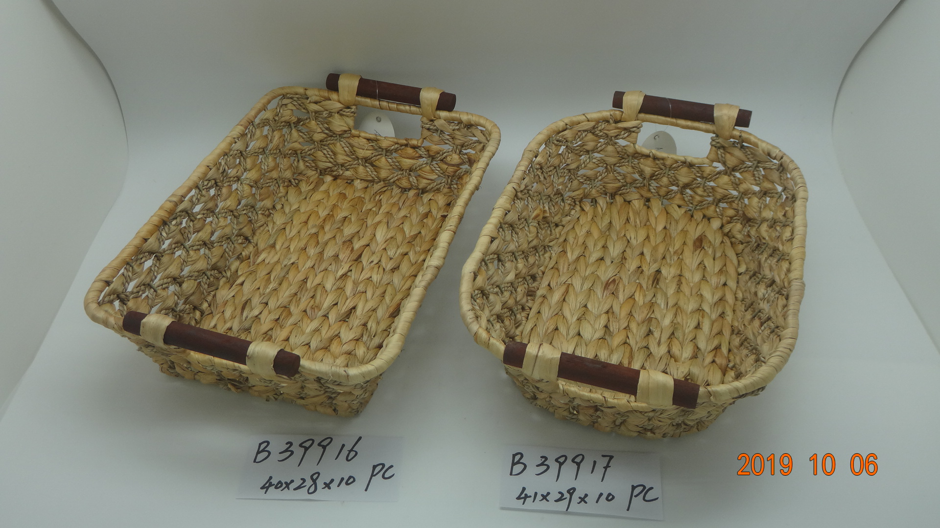 water hyacinth and seagrass weaving basket