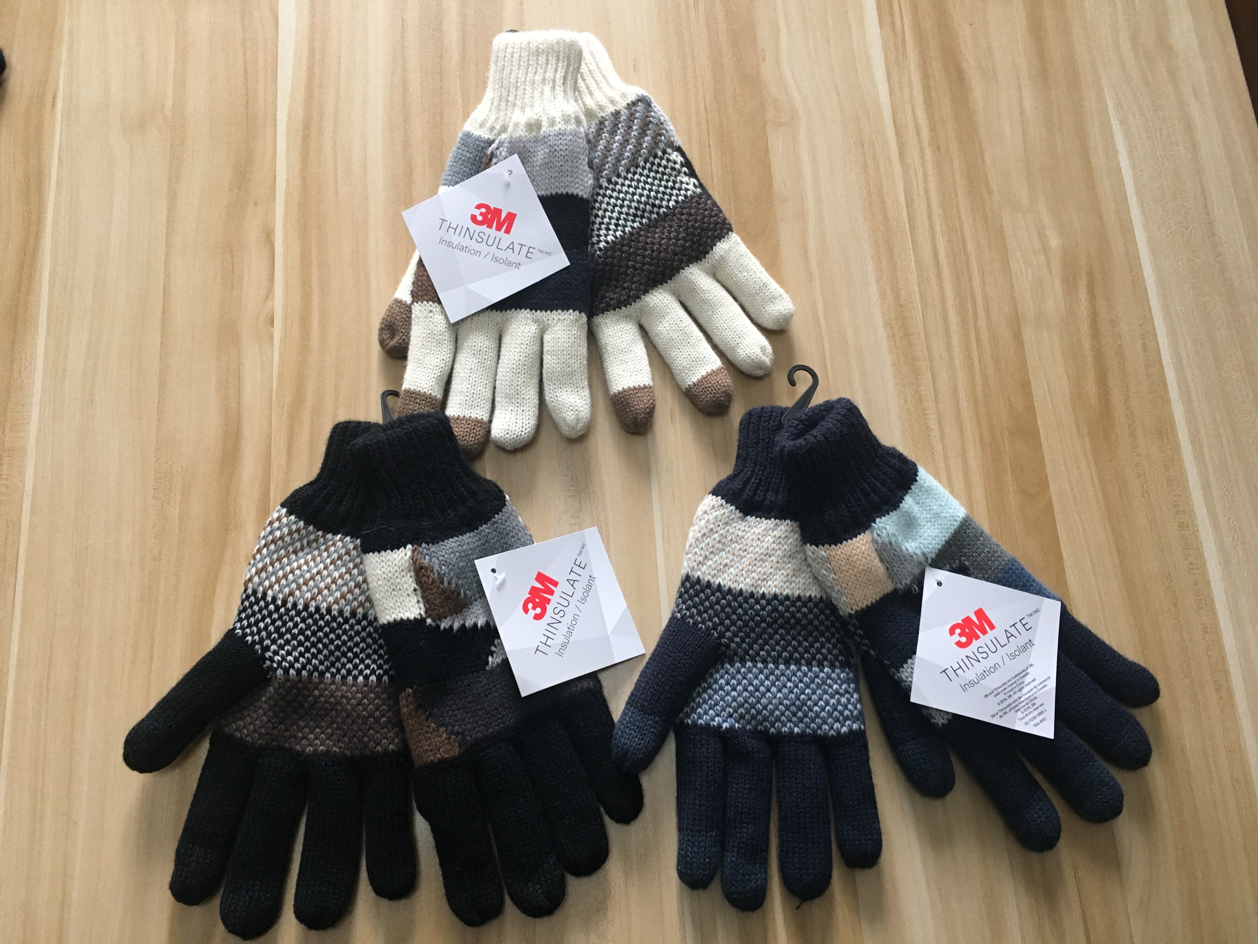 Acrylic gloves with thinsulate insulation