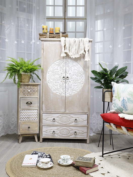 carved door /drawer wardrobe