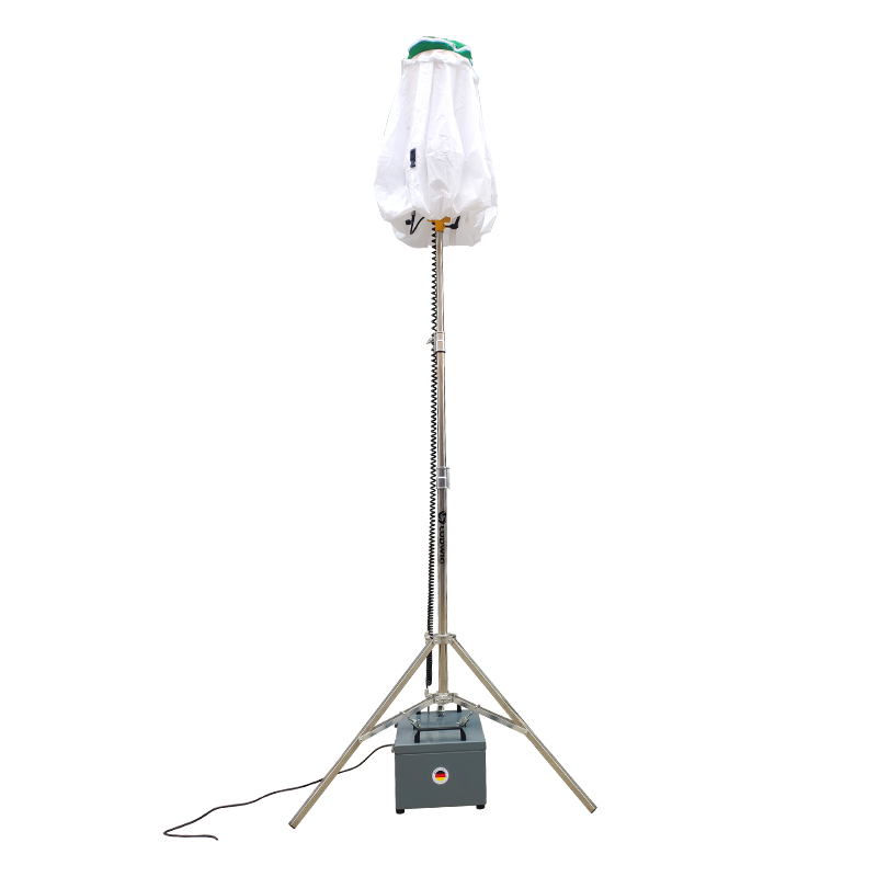 Tripod ballon light tower