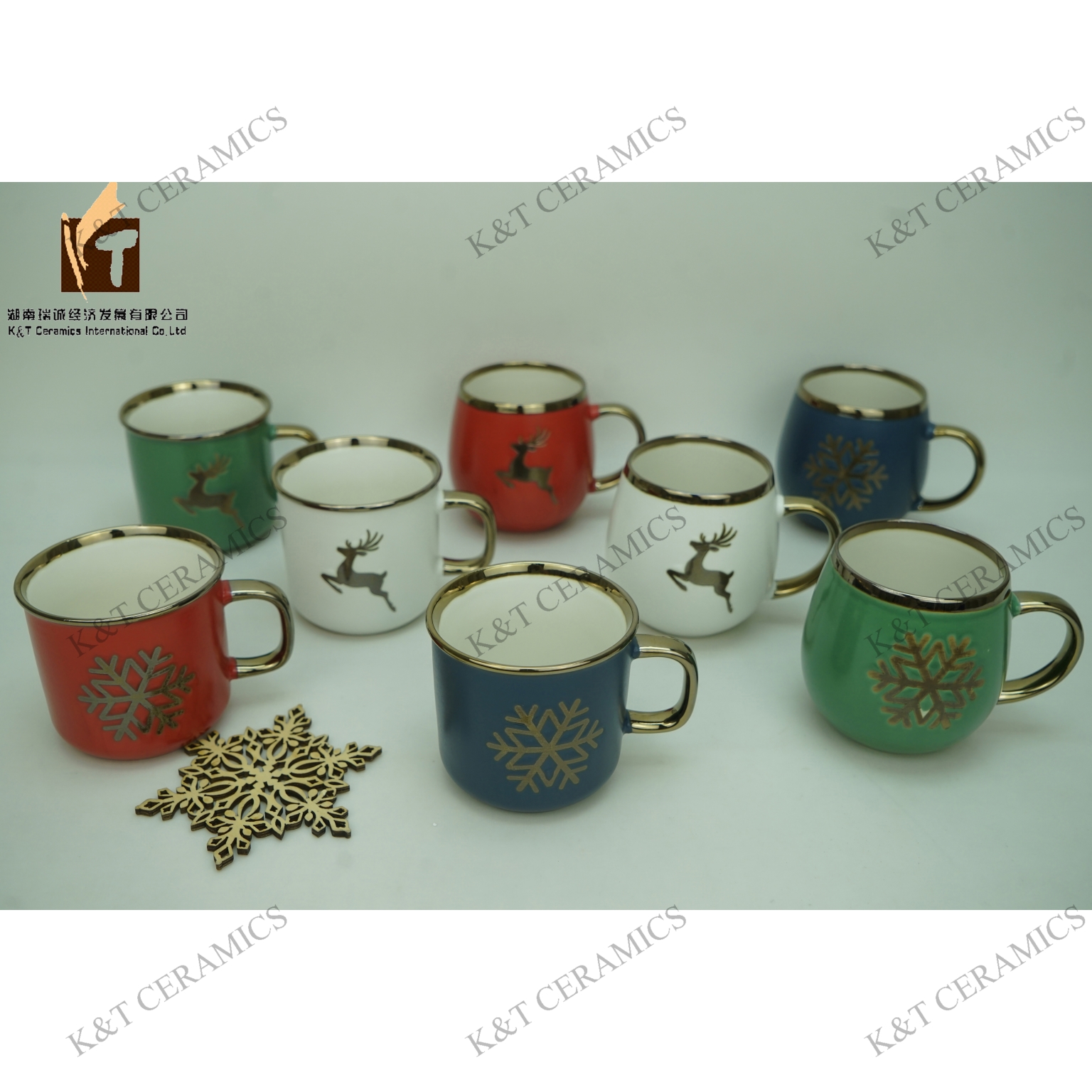 Stoneware xmas mug with engraved pattern