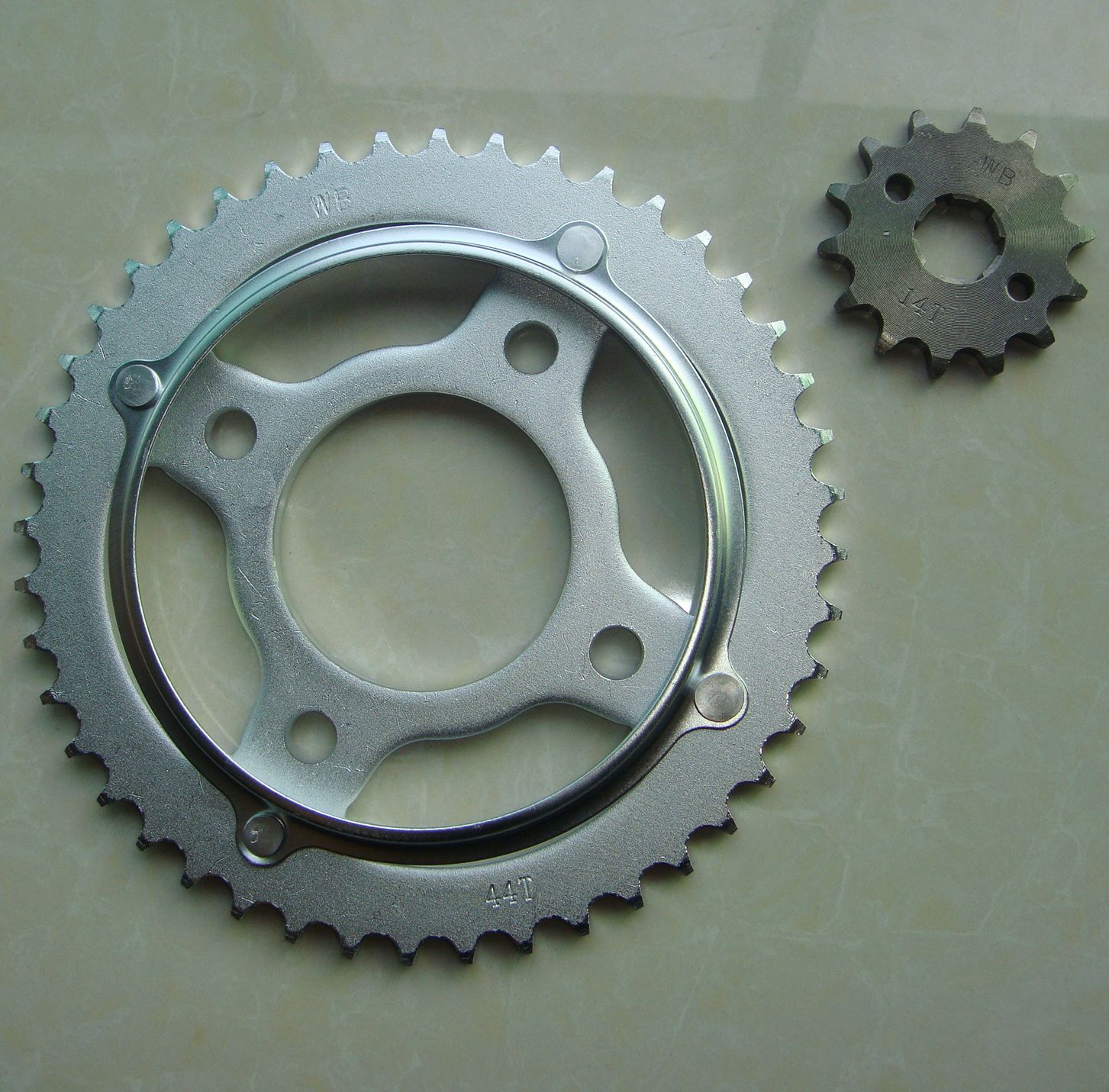 RENQIU DAJIN MOTORCYCLE PARTS CO.,LTD – cadena de bicicleta 1