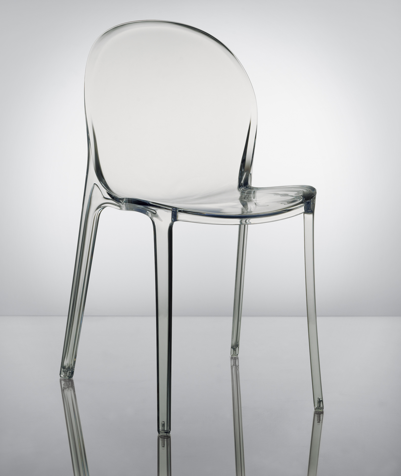 Polycarbonate chair