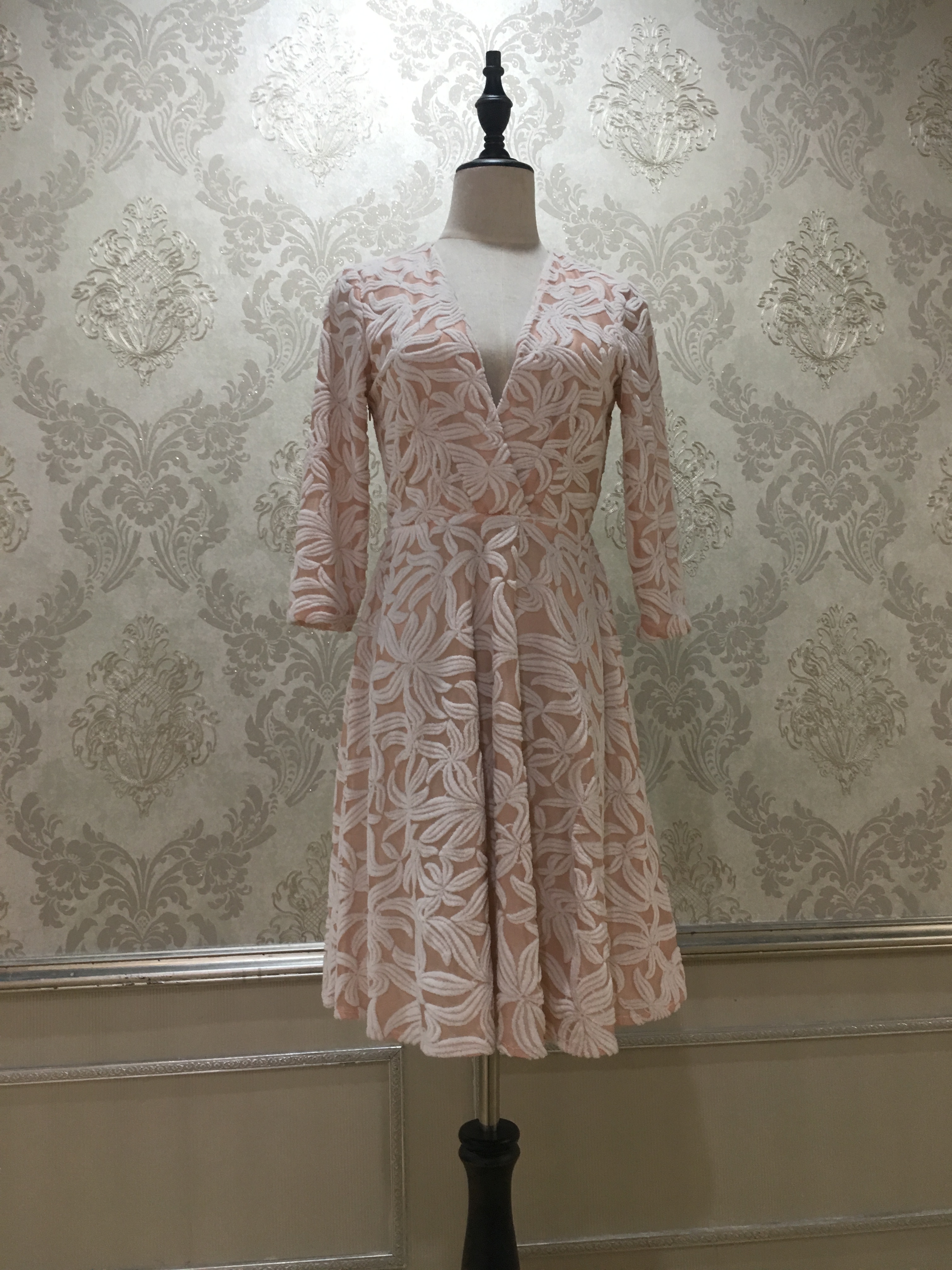 Knitted jacquard cloth