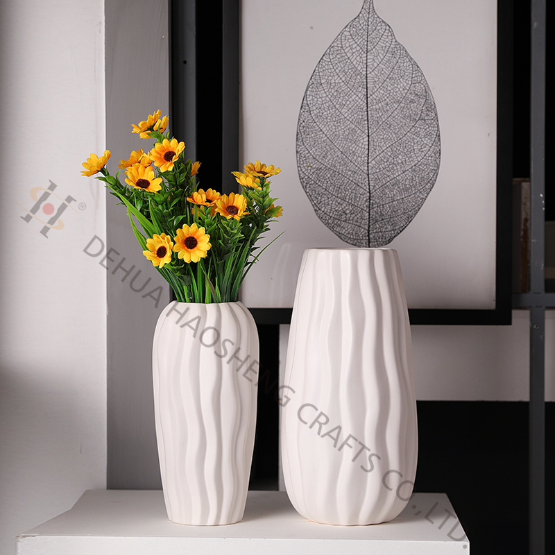 Dolomite flower Vase