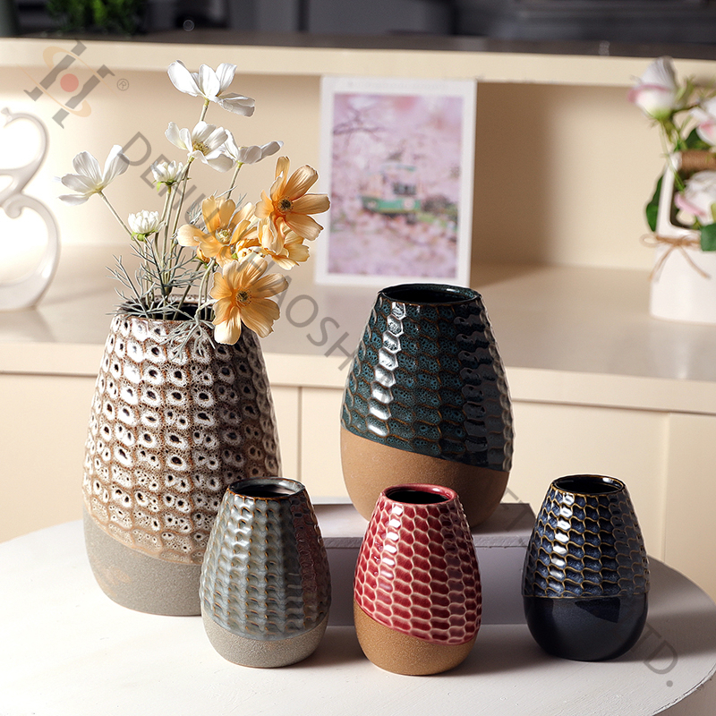 Porcelain Flower vase with Reactive glazing