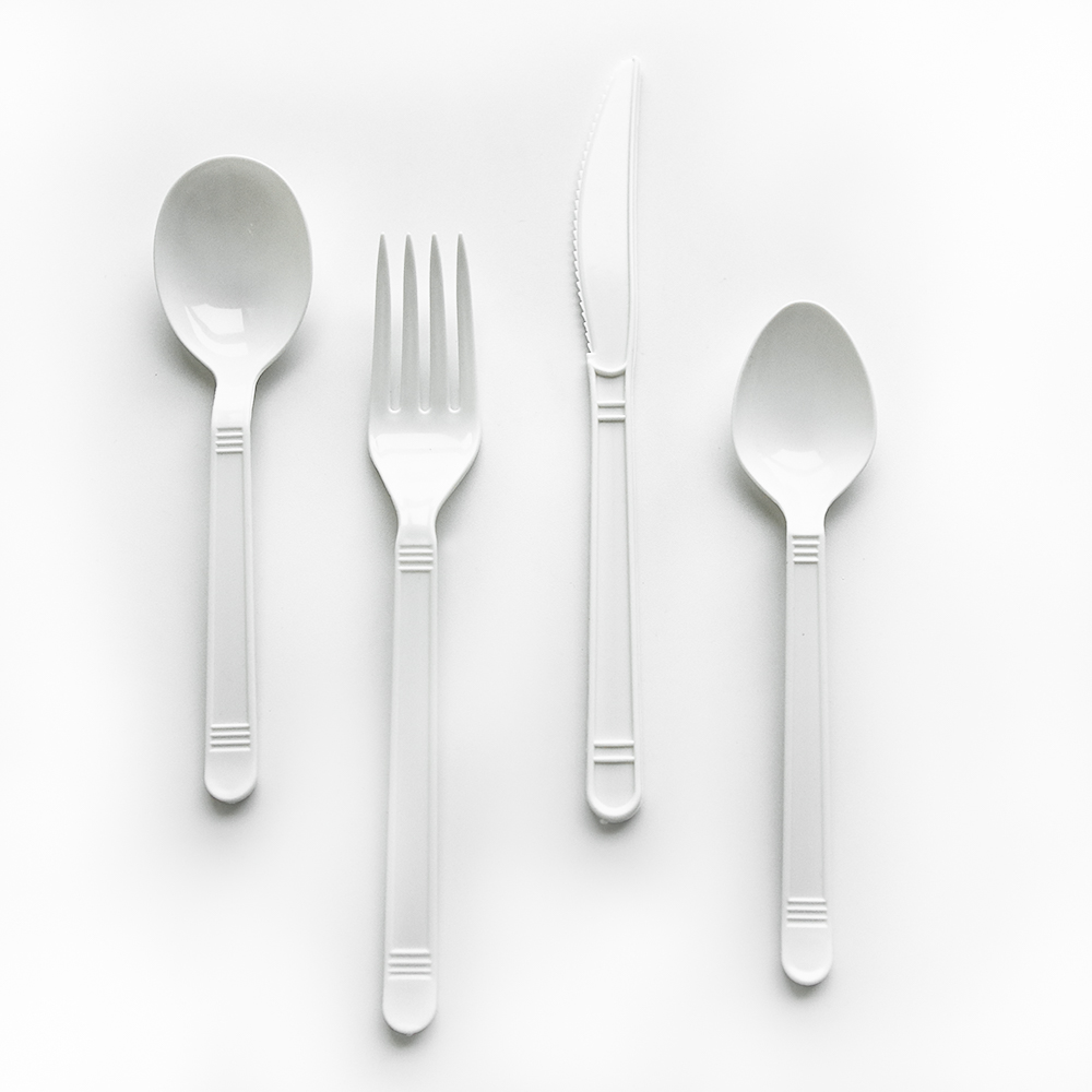 Medium heavy weight plastic cutlery