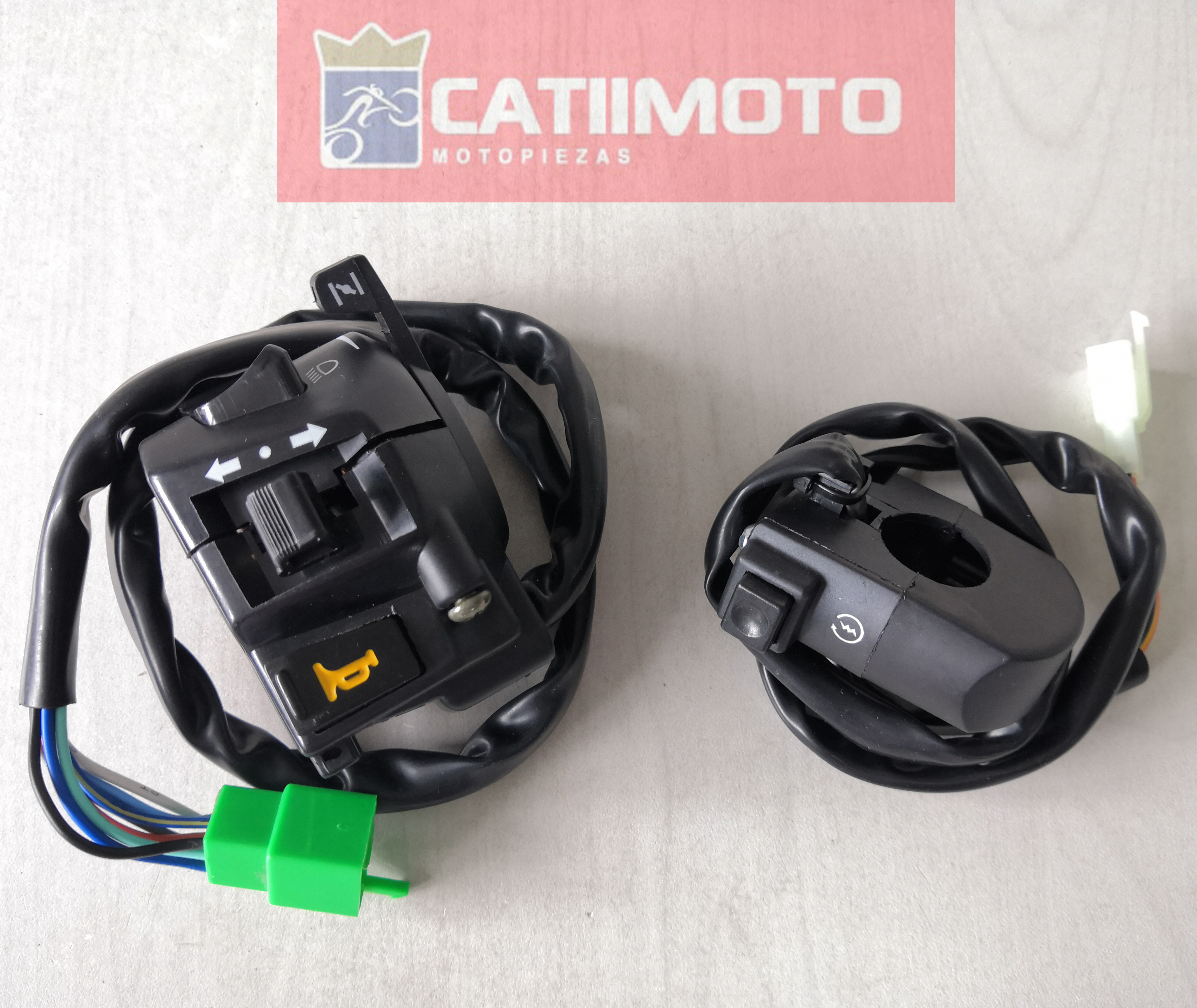 Motorcycle handle switch