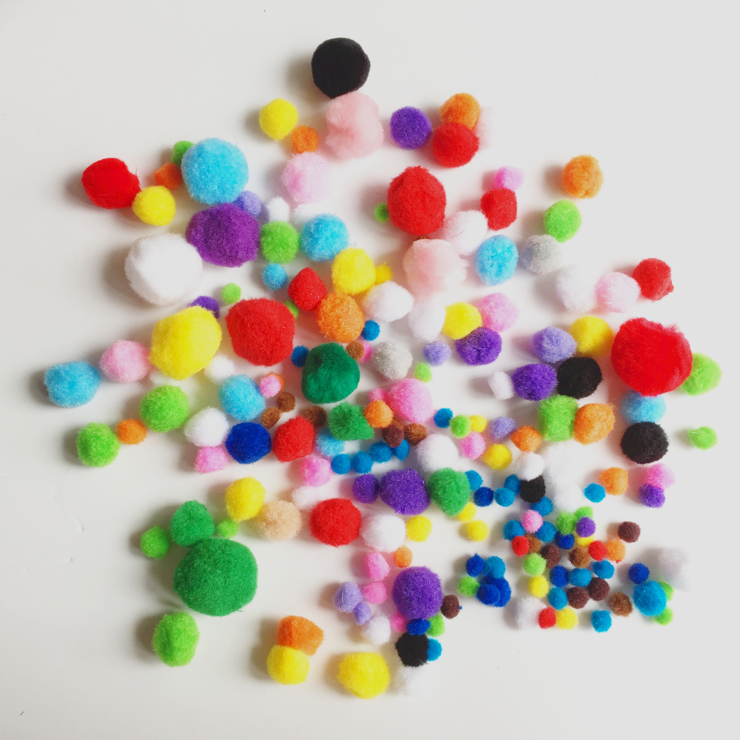 Pompoms/Pom pom balls/pompom decoration