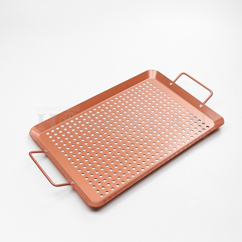 BBQ grill topper