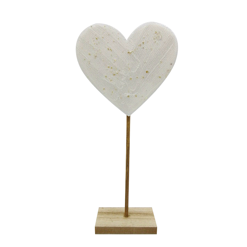 standing heart deco
