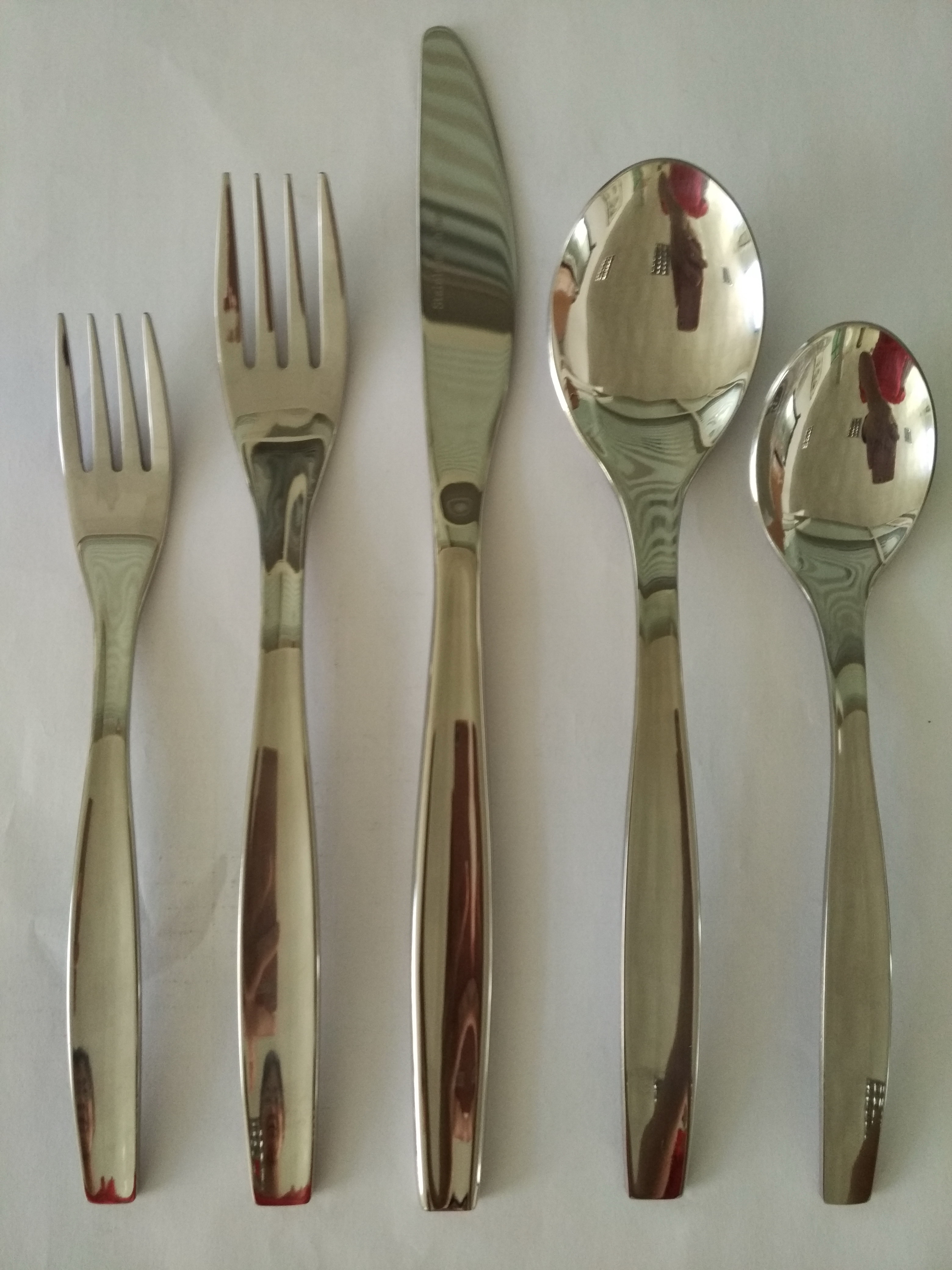 Stainless steel cutlery set
