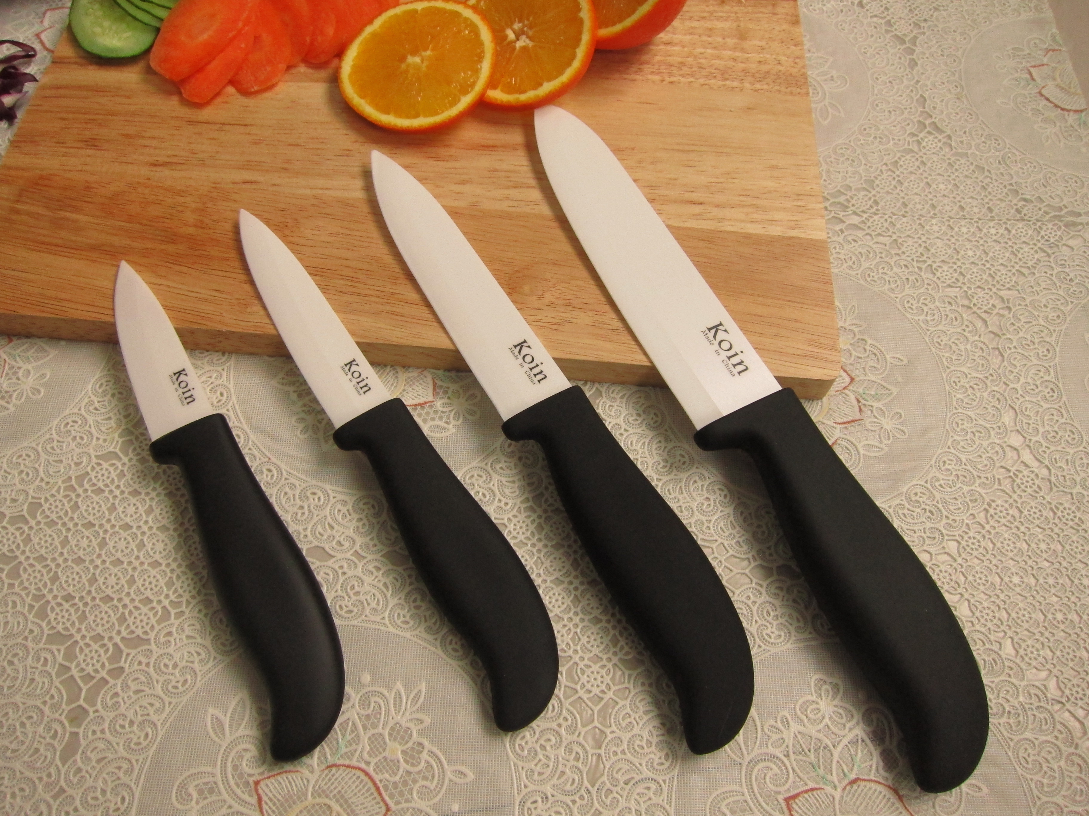 Ceramic knife set