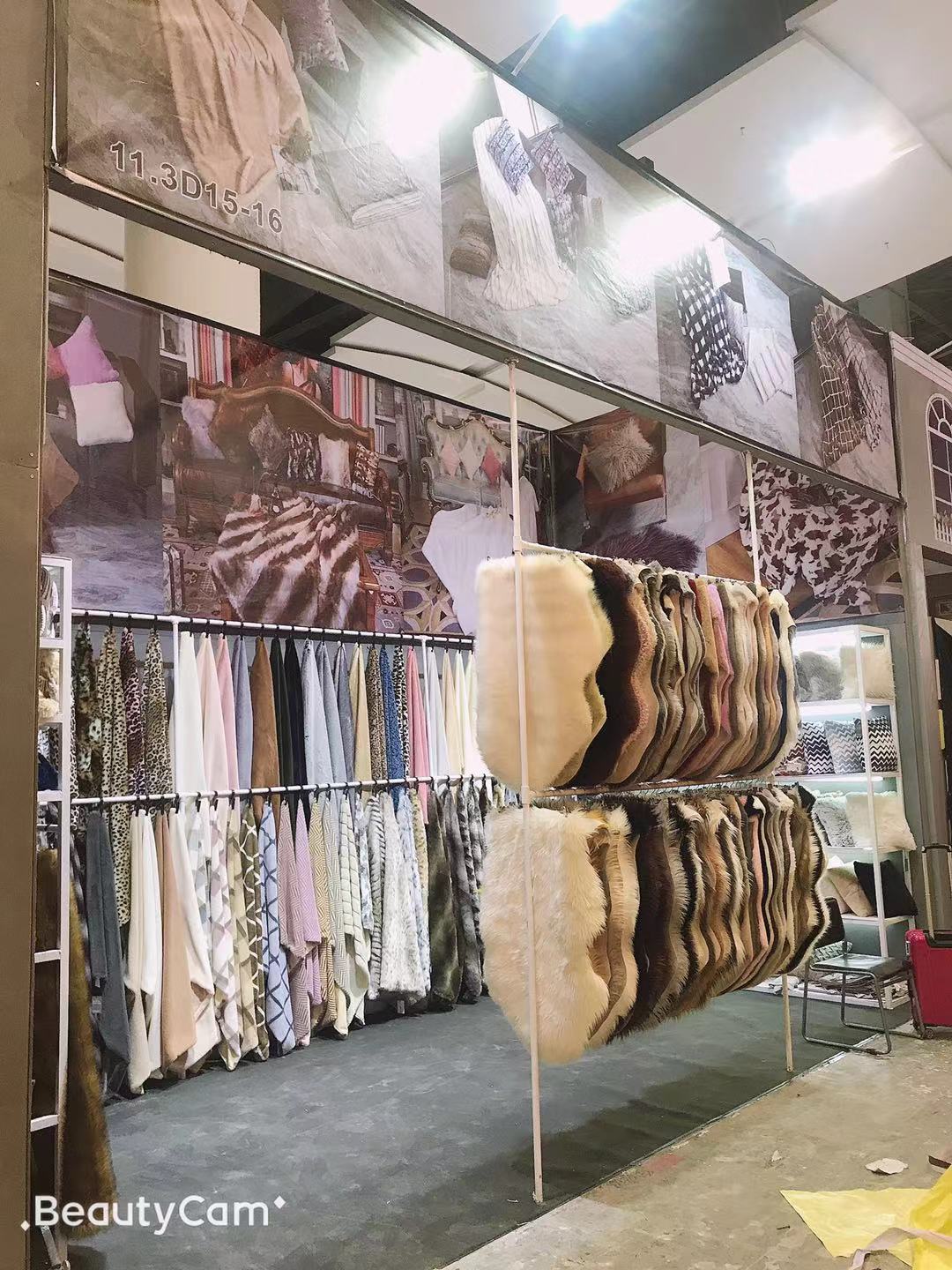 Anhui Xinju Art Home Textile Co., Ltd. – Plush cushions 1