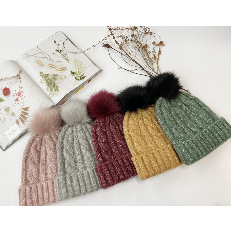 Lh3 Ladies Supersoft Fur Pom Fleck Cable Hat