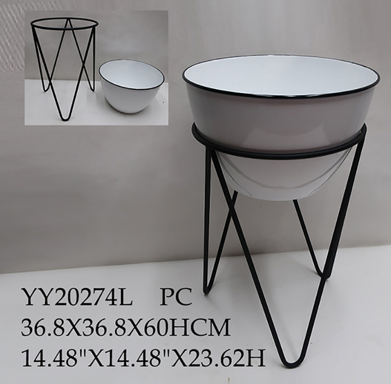 Metal flower pot shelf