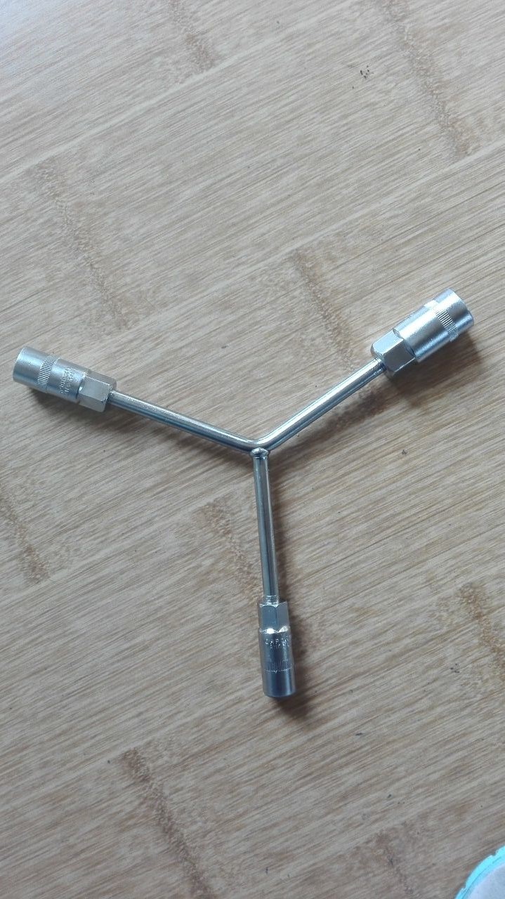 Y type wrench