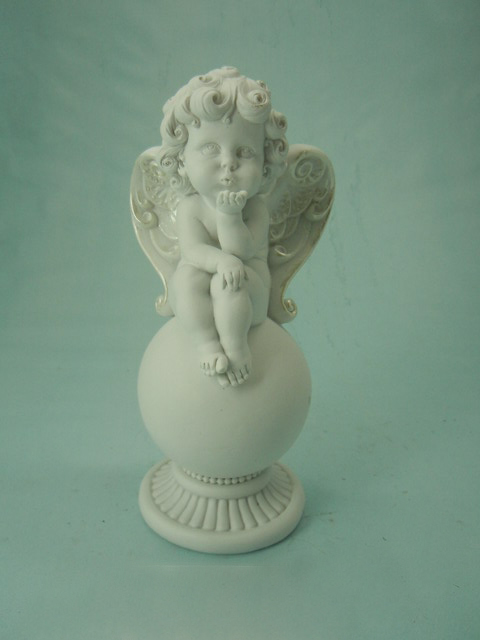 Polyresin Angel Sitting Ball