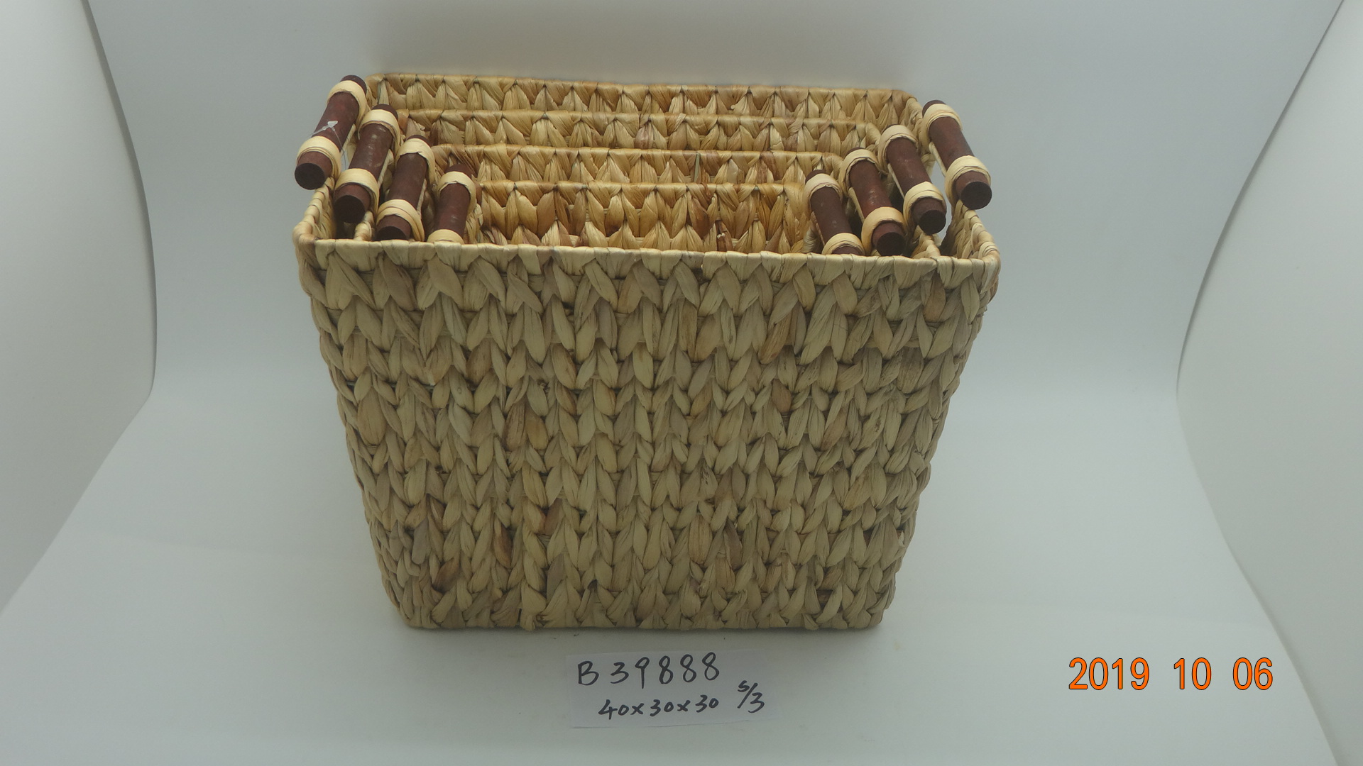 water hyacinth weaving basket with handle