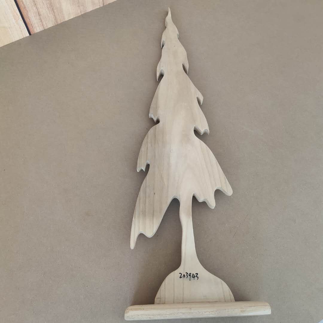 Wooden Christmas Tree , Color Is Natural