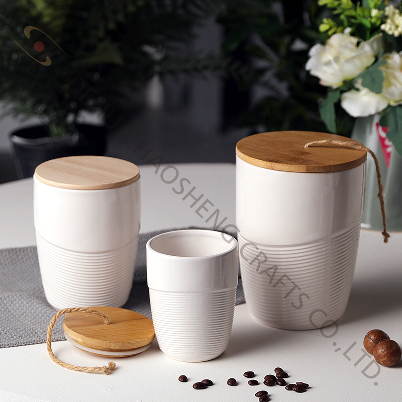Oblique lines Pattern Ceramic Jar