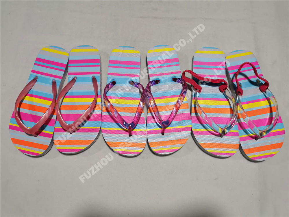 shimmering powder transferent elastic strap and shimmering printinggirl beach flip flops