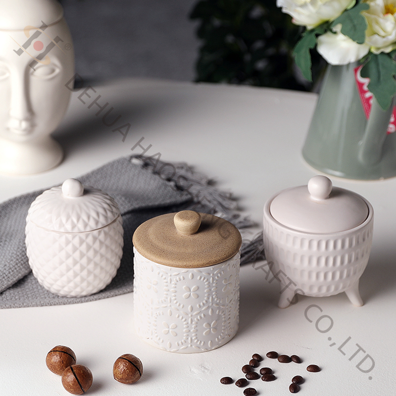 Ceramic Jar wiht emboss pattern