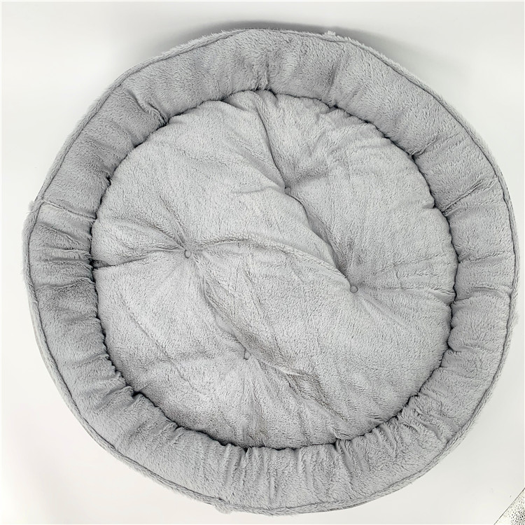 Oversized round pet bed