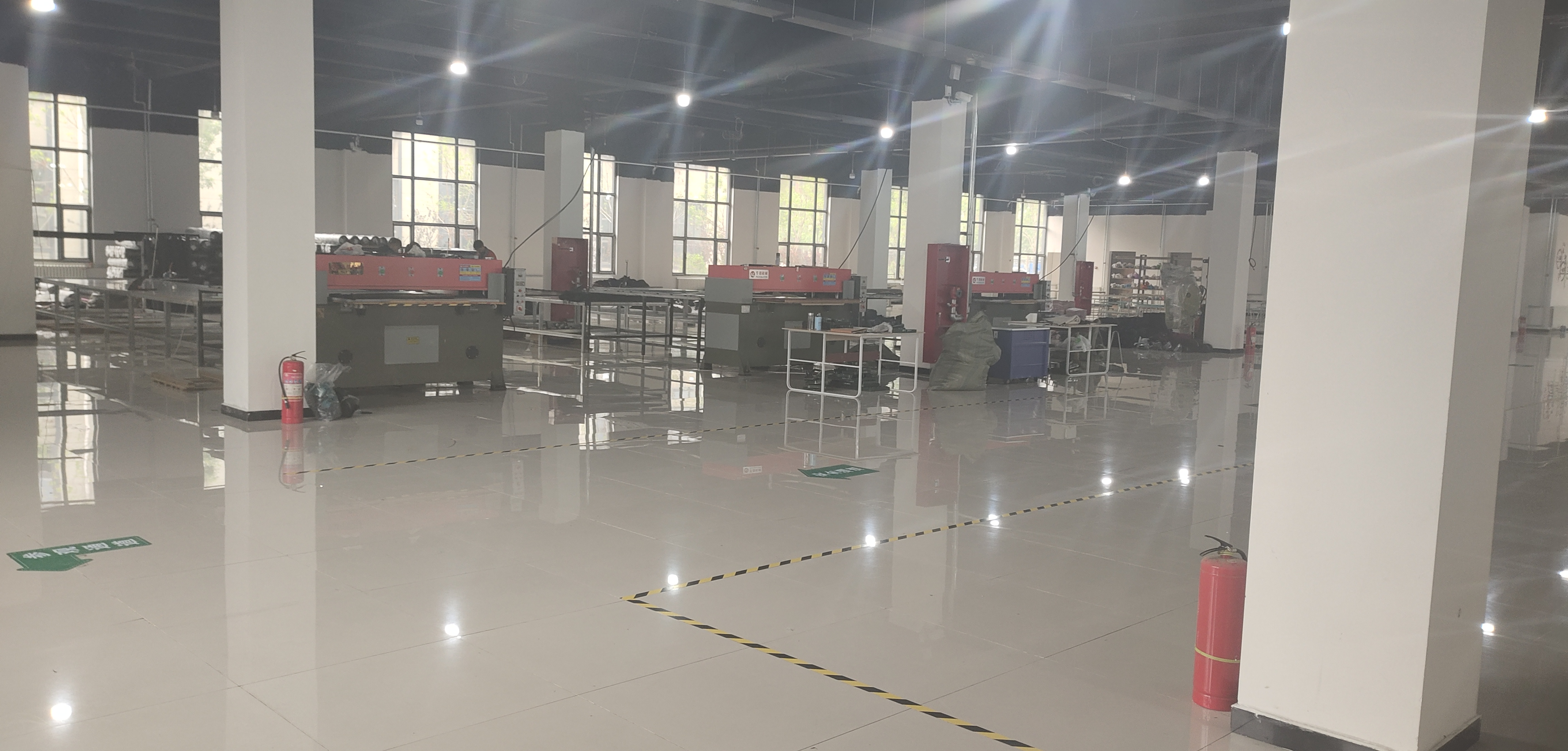 Hebei Youge Trading Co., Ltd. – suitcases 3