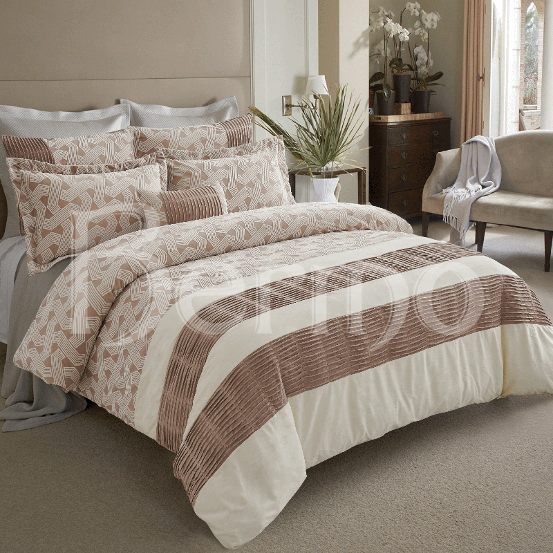 Microfiber Jacquard Velvet Comforter