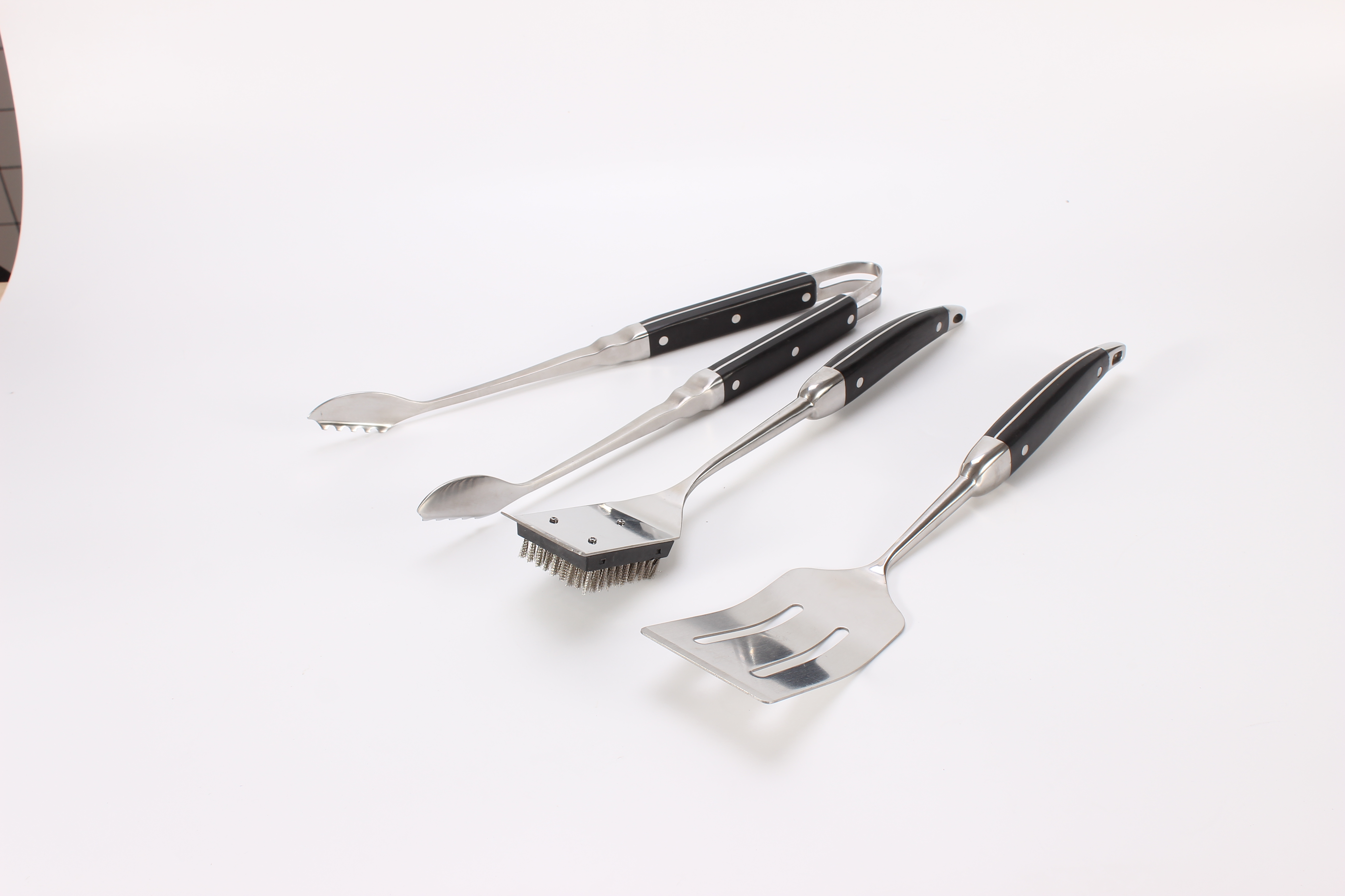 2020 new design with high quality bbq set 3pcs bbq set yangjiang sabre