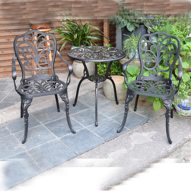 Cast aluminium dining set