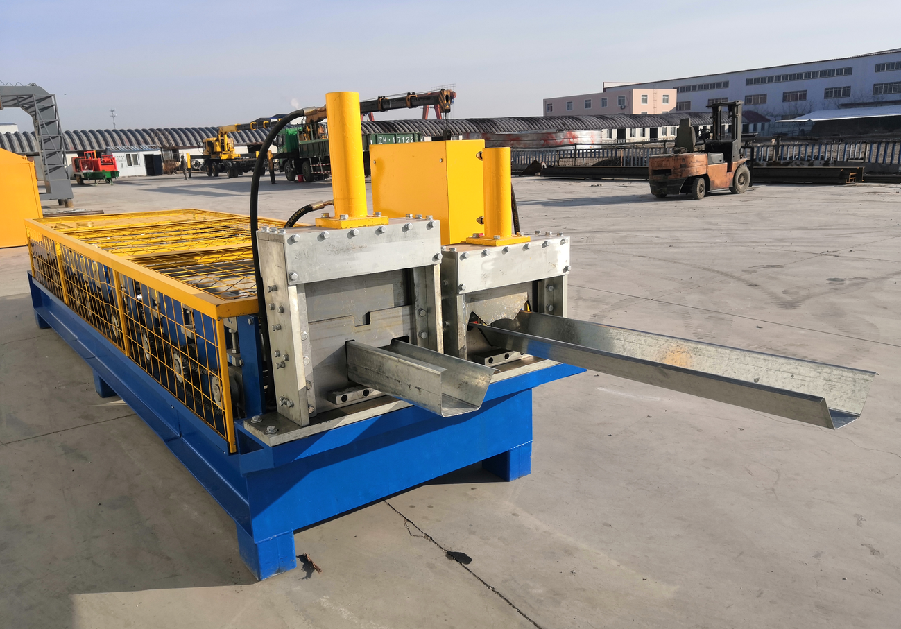 Gutter machine