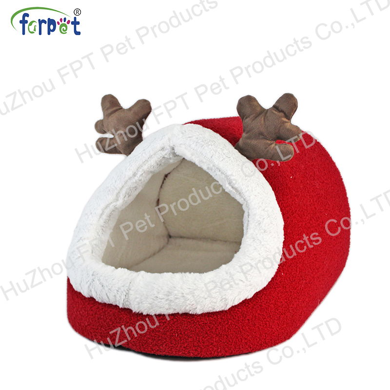Christmas pet bedding