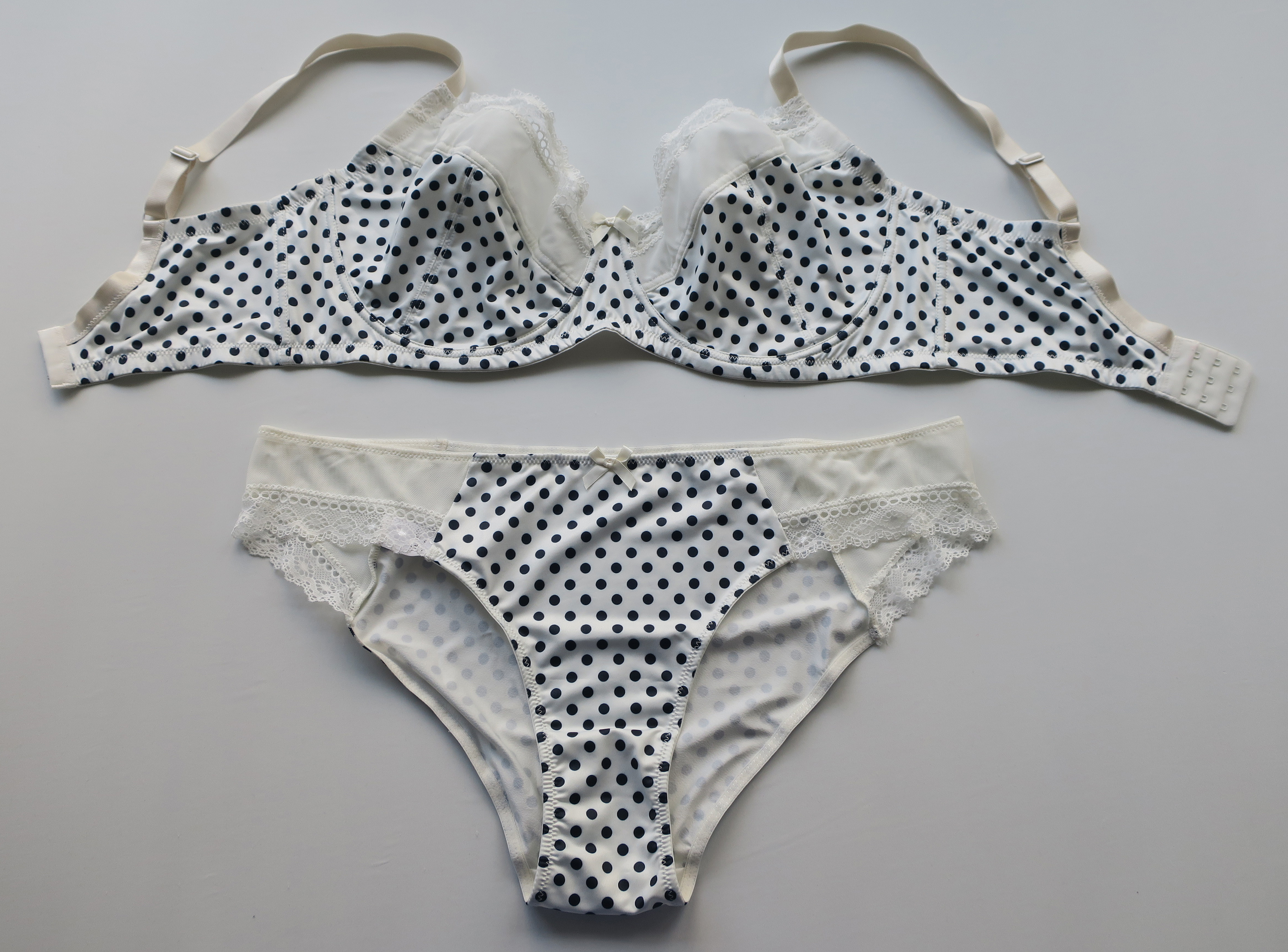 Big size non-padded bra & big size brief